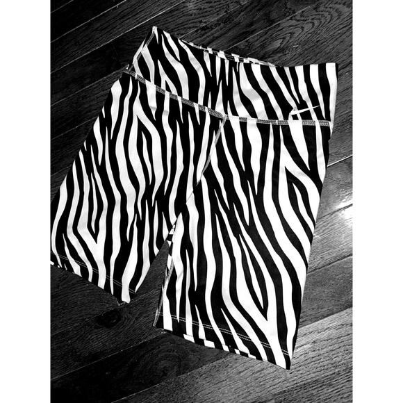 NIKE ZEBRA PRINT BIKER SHORTS Size small - Picture 1 of 6